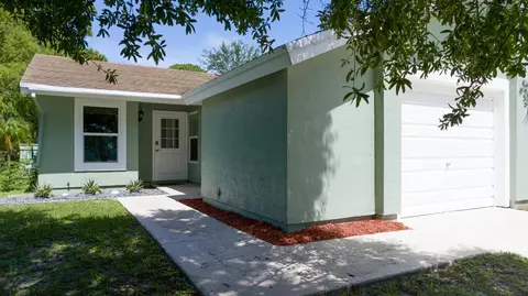 1632 SE Kestwick Ct, Port Saint Lucie, FL 34952