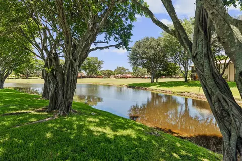 31 Stratford Ln W #A, Boynton Beach, FL 33436