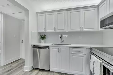 9273 SW 8th St #319, Boca Raton, FL 33428