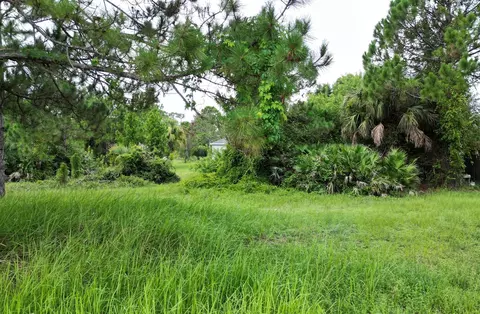336 Fifer St SE, Palm Bay, FL 32909