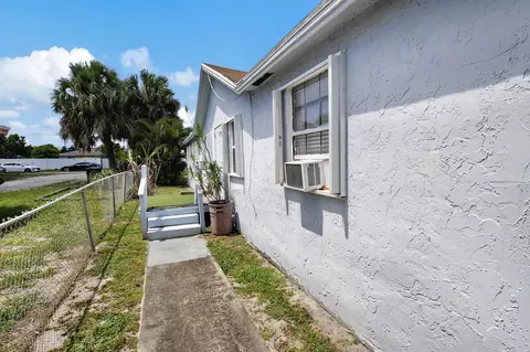 706 Lake Ida, Delray Beach, FL 33444