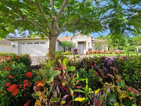 511 SE Felix Ave, Port Saint Lucie, FL 34984