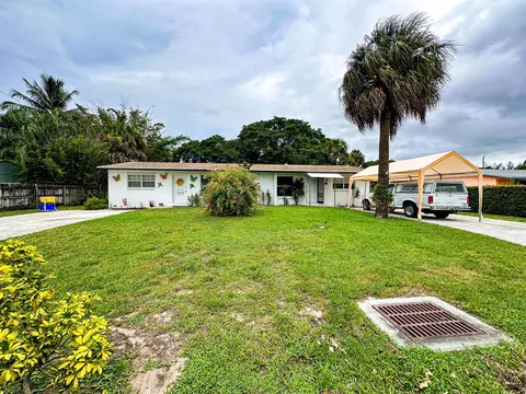 9209 Sun Ct, Palm Beach Gardens, FL 33403
