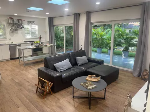 1220 Isle Ct, Boynton Beach, FL 33426