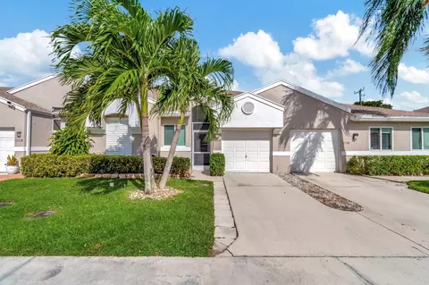 9237 Vineland Ct #F, Boca Raton, FL 33496