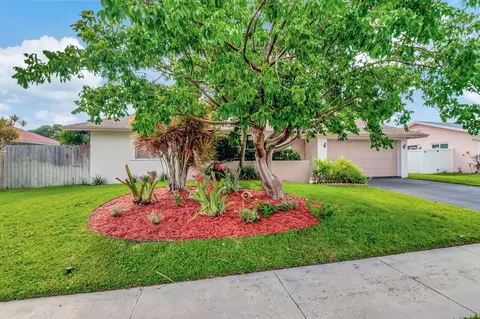 4960 NW 5th Ave, Boca Raton, FL 33431