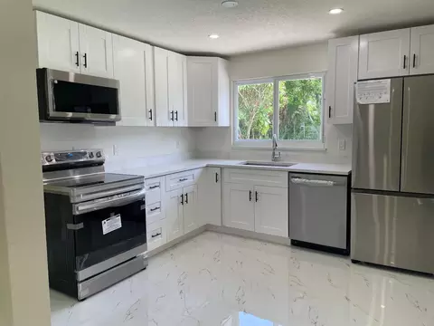 3956 Gardenia Ave, Palm Springs, FL 33461