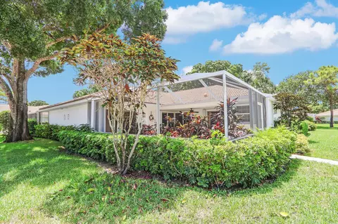 301 Silverleaf Oak Ct, Palm Beach Gardens, FL 33410