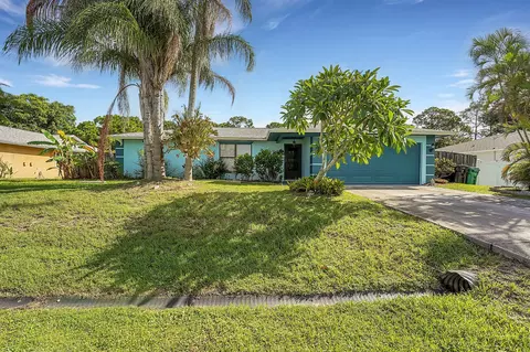 1809 SW Oakwood Rd, Port Saint Lucie, FL 34953