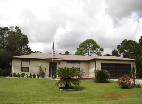 556 Carpenter NW, Palm Bay, FL 32907