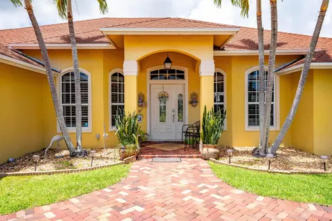 476 NE Pecos Way NE, Jensen Beach, FL 34957