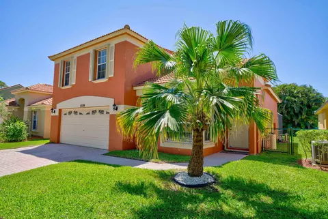 5339 Edenwood Ln, Riviera Beach, FL 33418