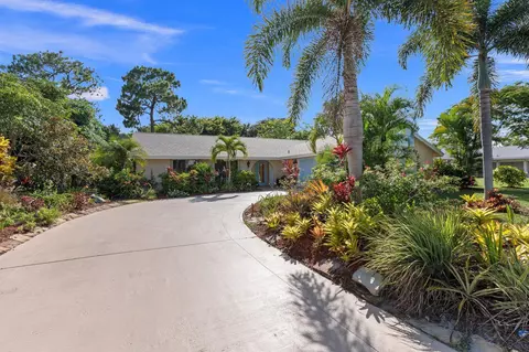 2622 SE Gowin Dr, Port Saint Lucie, FL 34952