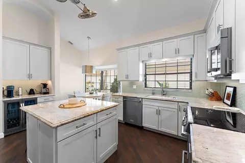 155 Coventry Pl, Palm Beach Gardens, FL 33418