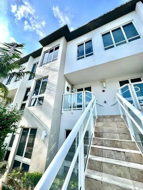 10280 NW 63rd Ter #205, Doral, FL 33178