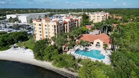 1200 Scotia Dr #605, Hypoluxo, FL 33462