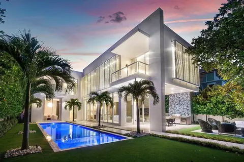 132 NE 7th Ave, Delray Beach, FL 33483