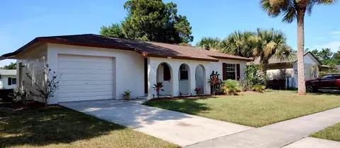 2270 4th Ln, Vero Beach, FL 32962