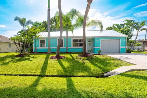 2025 SE Mandrake Cir, Port Saint Lucie, FL 34952