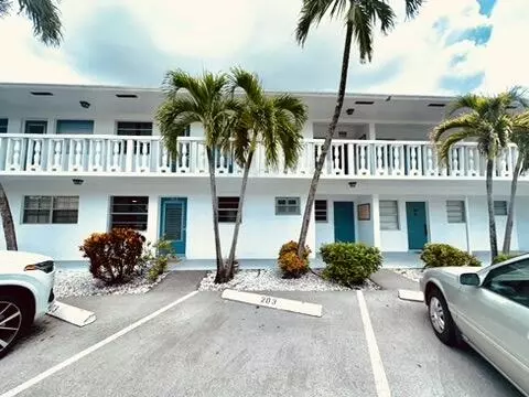 6500 Winfield #103, Margate, FL 33063