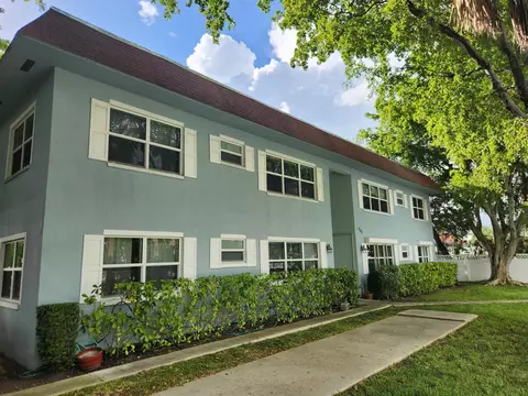 280 S Cypress Rd #302, Pompano Beach, FL 33060