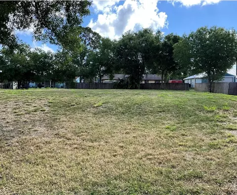5700 Raintree Trl, Fort Pierce, FL 34982