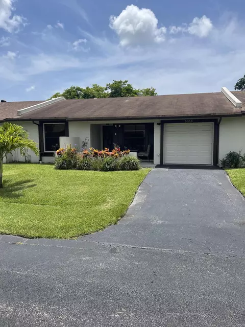 5058 Forsythia St, Delray Beach, FL 33484