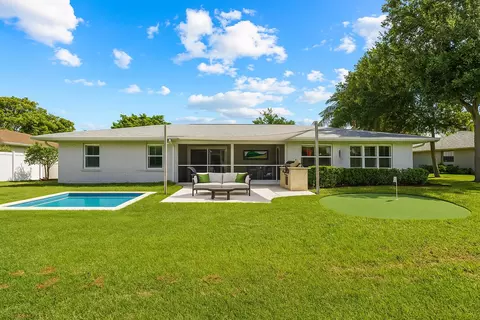 3210 Lakeview Dr, Delray Beach, FL 33445