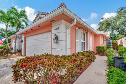 4414 Lacey Oak Dr, Palm Beach Gardens, FL 33410