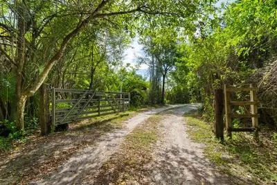 7100 SE 138th St, Hobe Sound, FL 33455