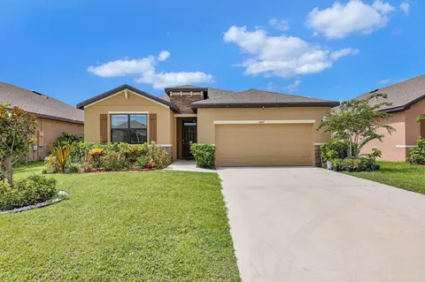 6247 NW Regent St, Port Saint Lucie, FL 34983