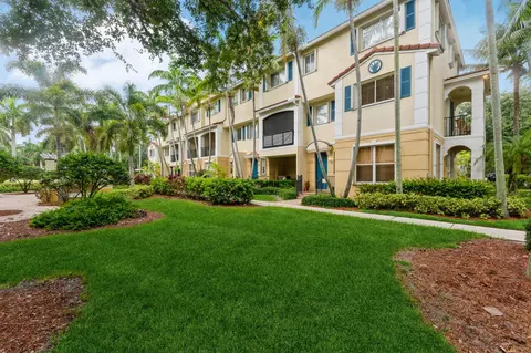 3178 N Greenleaf Cir, Boynton Beach, FL 33426