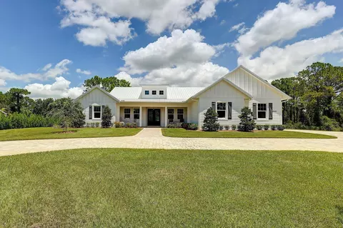 10610 Pine Needle Dr, Fort Pierce, FL 34945
