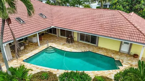 4267 Pine Cone Ln, Boynton Beach, FL 33436