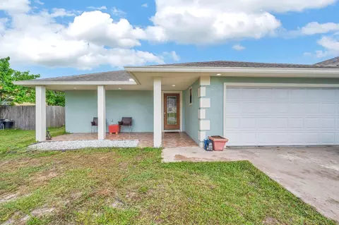 182 NW Broadview St, Port Saint Lucie, FL 34983