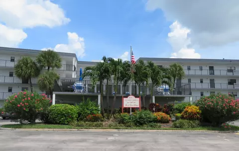 9233 SW 8th St #119, Boca Raton, FL 33428