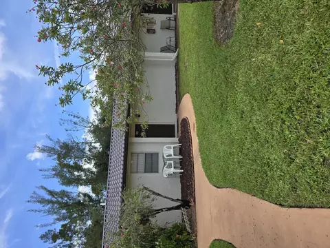 106 Lake Olive Dr, West Palm Beach, FL 33411
