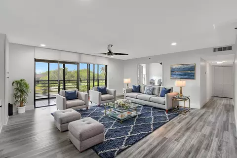 7580 Regency Lake Dr #302, Boca Raton, FL 33433