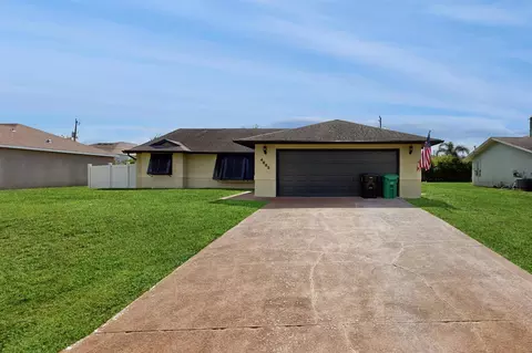 4665 SW Vahalla St, Port Saint Lucie, FL 34953