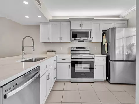 3521 Village Blvd #305, West Palm Beach, FL 33409