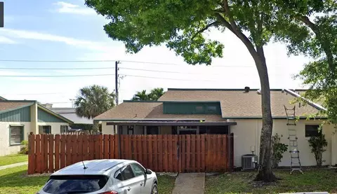 1052 Manor Dr #13B, Palm Springs, FL 33461