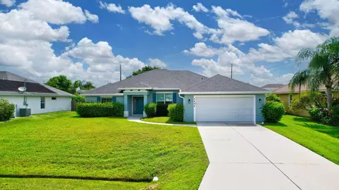 3454 SE Hart Cir, Port Saint Lucie, FL 34984