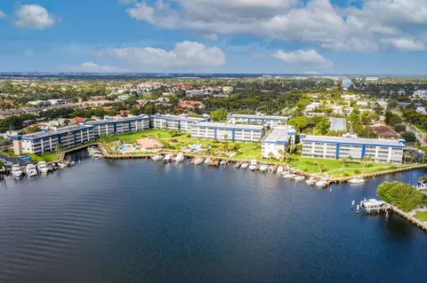 3351 Spanish Trl #414, Delray Beach, FL 33483