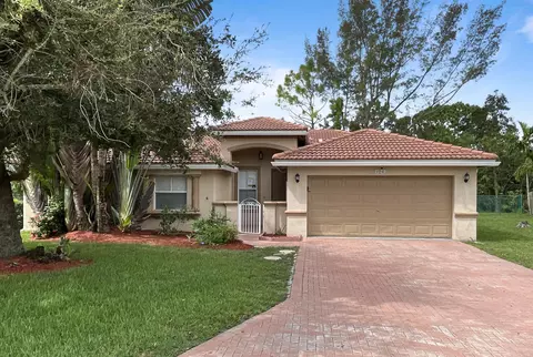 124 Sycamore Dr, Royal Palm Beach, FL 33411