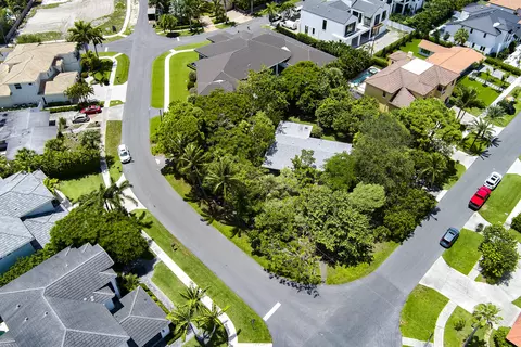 399 NE 8th St, Boca Raton, FL 33432