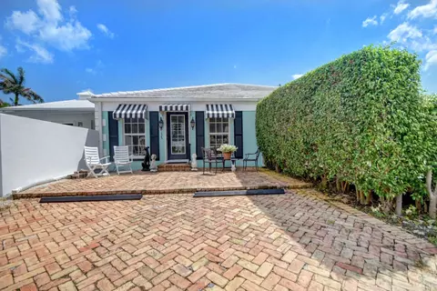 125 Macfarlane Dr, Delray Beach, FL 33483
