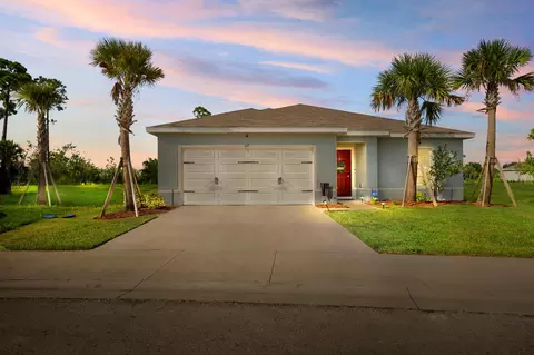 613 Lychee Ln, Fort Pierce, FL 34981