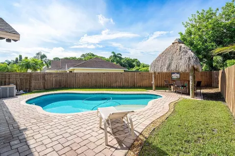 10729 Katmandu Ct, Boynton Beach, FL 33437