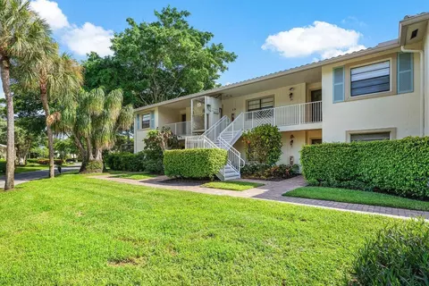 19 Westgate Ln #A, Boynton Beach, FL 33436