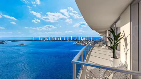220 Lake Shore Dr #2417, Lake Park, FL 33403